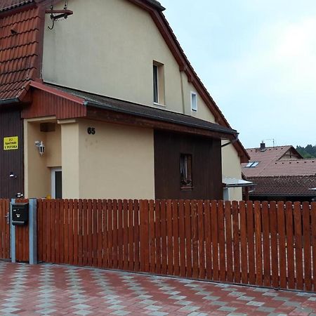 Apartman U Potoka Sadov Buitenkant foto