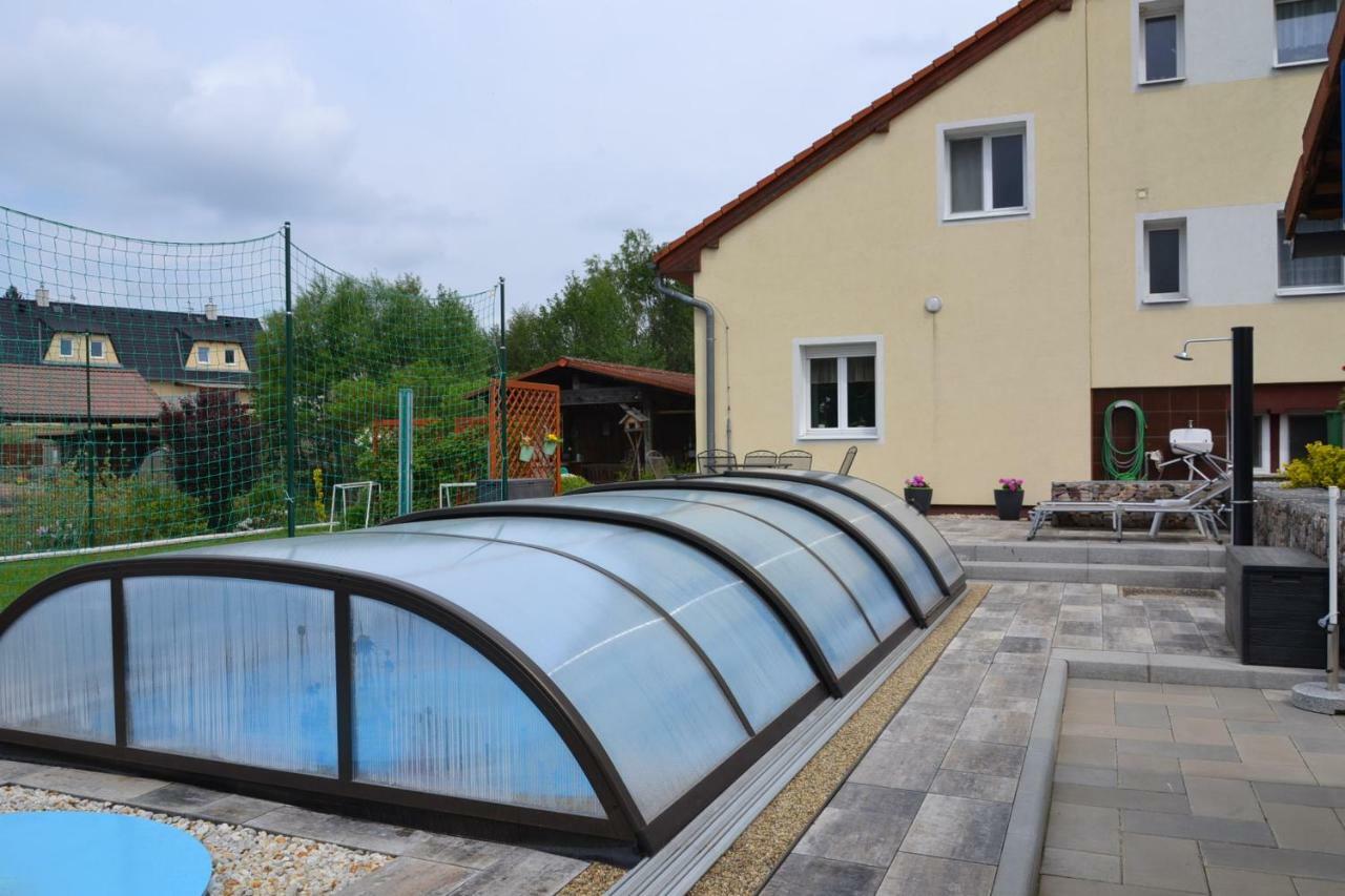 Apartman U Potoka Sadov Buitenkant foto